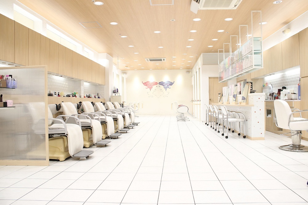 Fees桶川西口店 Chic 桶川 熊谷 大宮 浦和で6店舗展開する美容室です